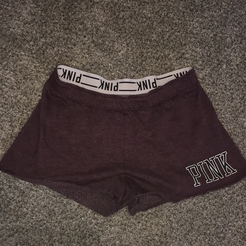 SOLD 💰 Pink shorts